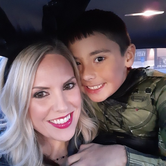 Meet your Posher, Rebeka - Picture 1 of 1